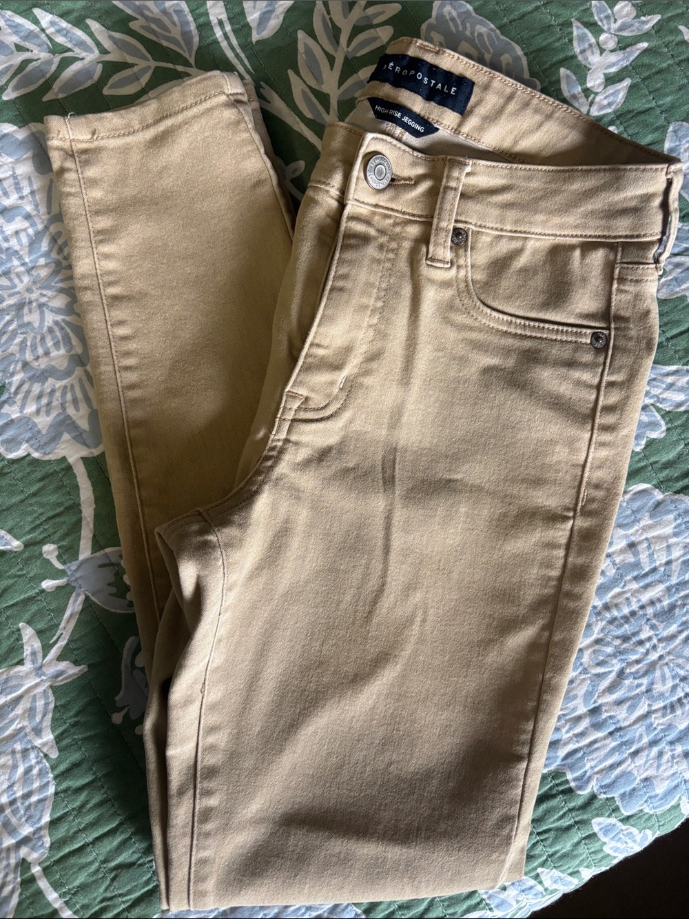 Aeropostale High-Rise Jegging in Beige Tan.